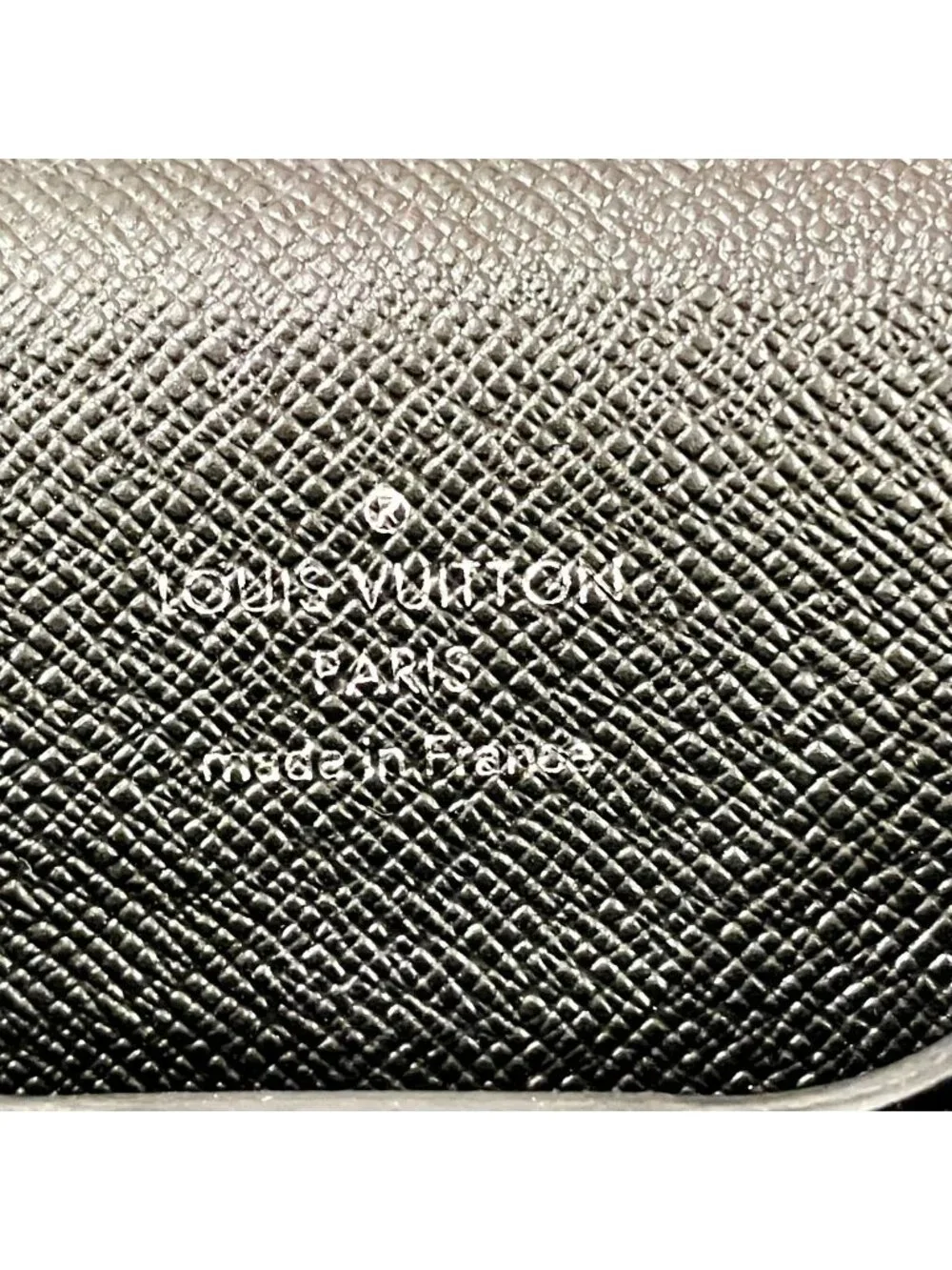 Louis Vuitton Robusto 1 Taiga Business Bag Leather